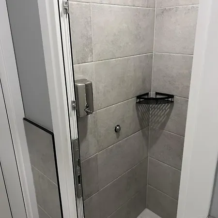 Grand - Free Breakfast - Oplata W Gotowce - Parking 24h 호스텔 카토비체