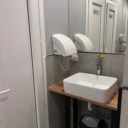 Grand - Free Breakfast - Oplata W Gotowce - Parking 24h 호스텔