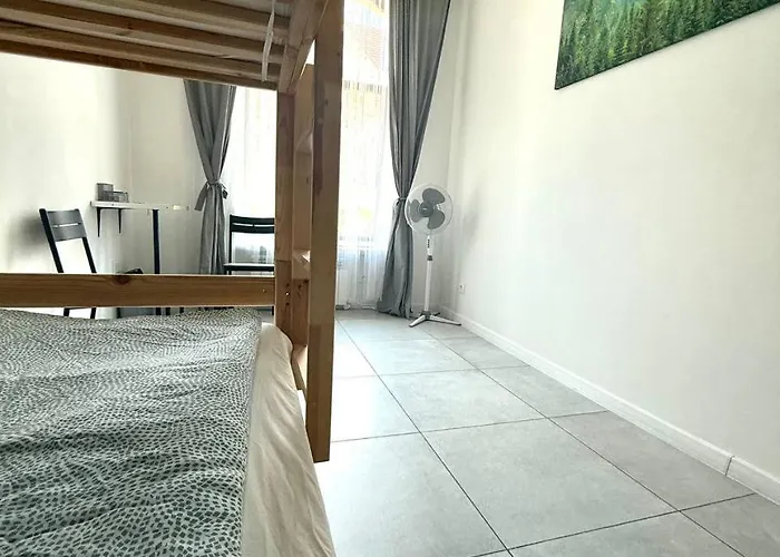 Hostel Grand - Free Breakfast - Oplata W Gotowce - Parking 24h